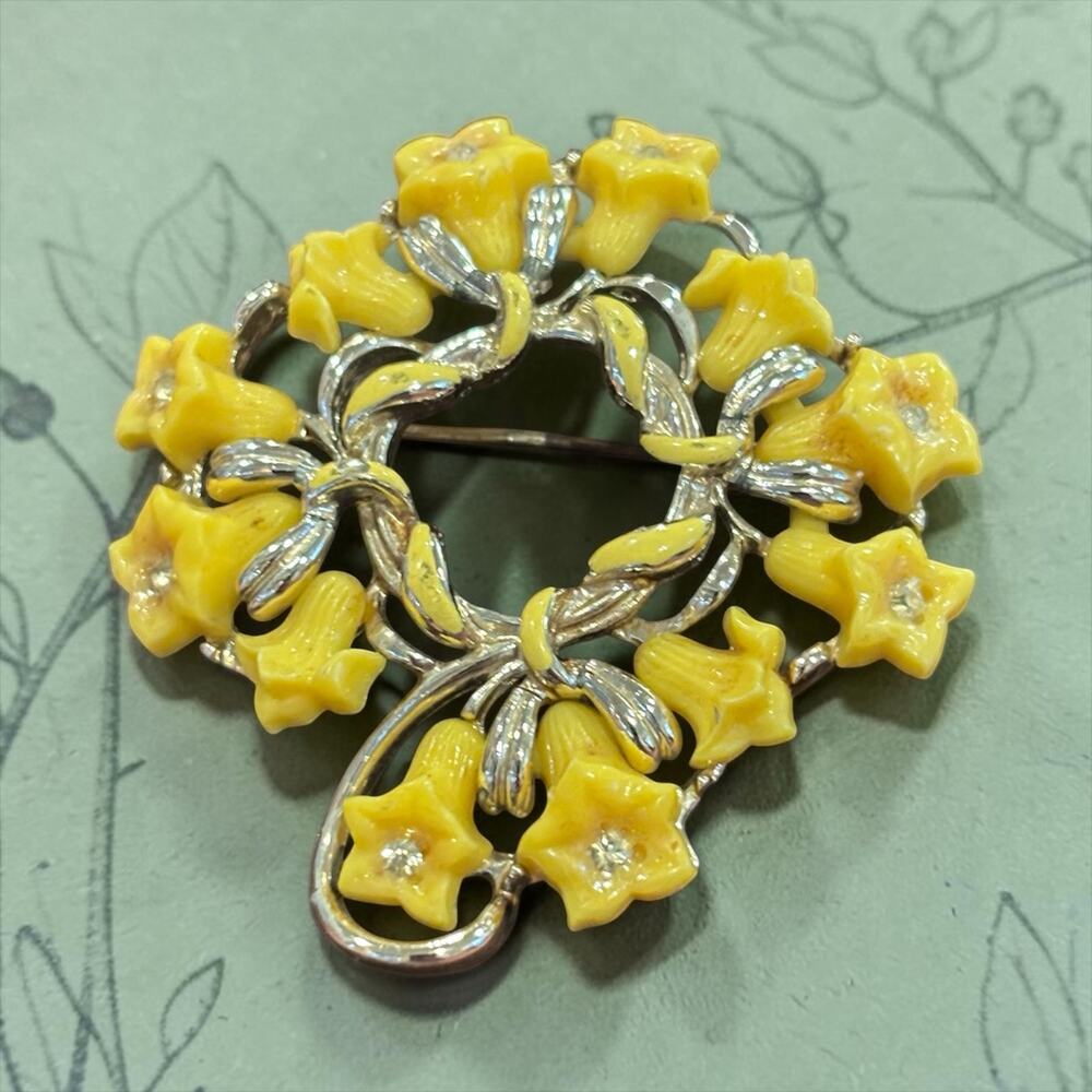 Sunny Yellow Bellflower Wreath Brooch Rhinestone Cottagecore Vintage Pin
